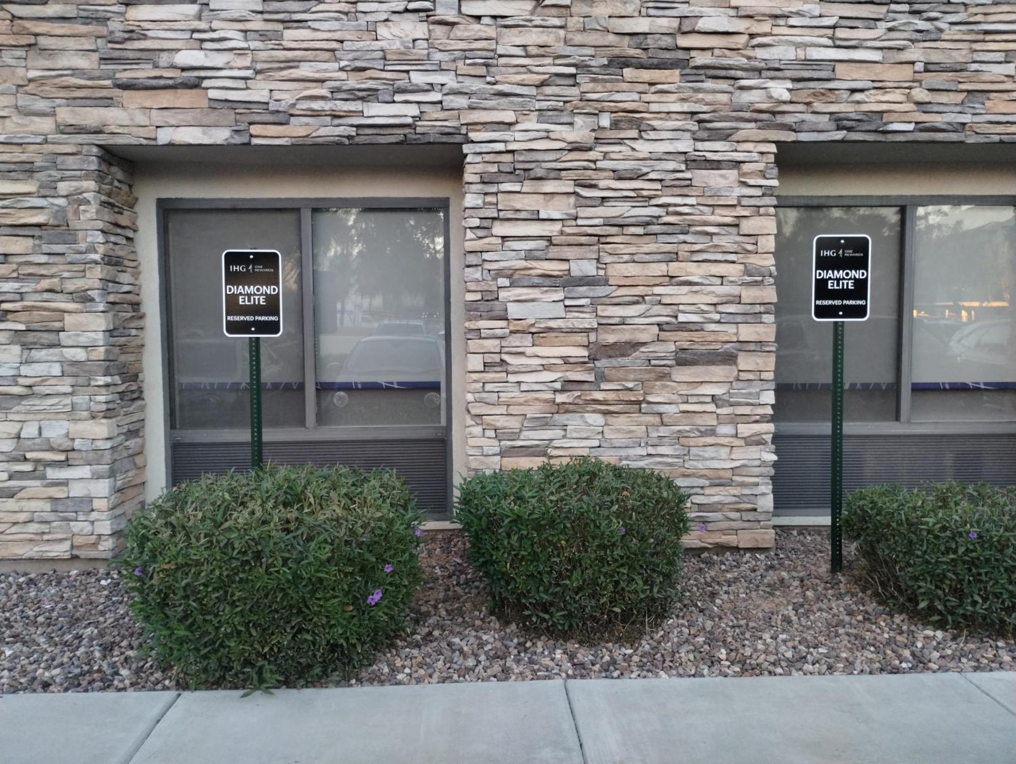 Holiday Inn Express Surprise By Ihg Exterior foto